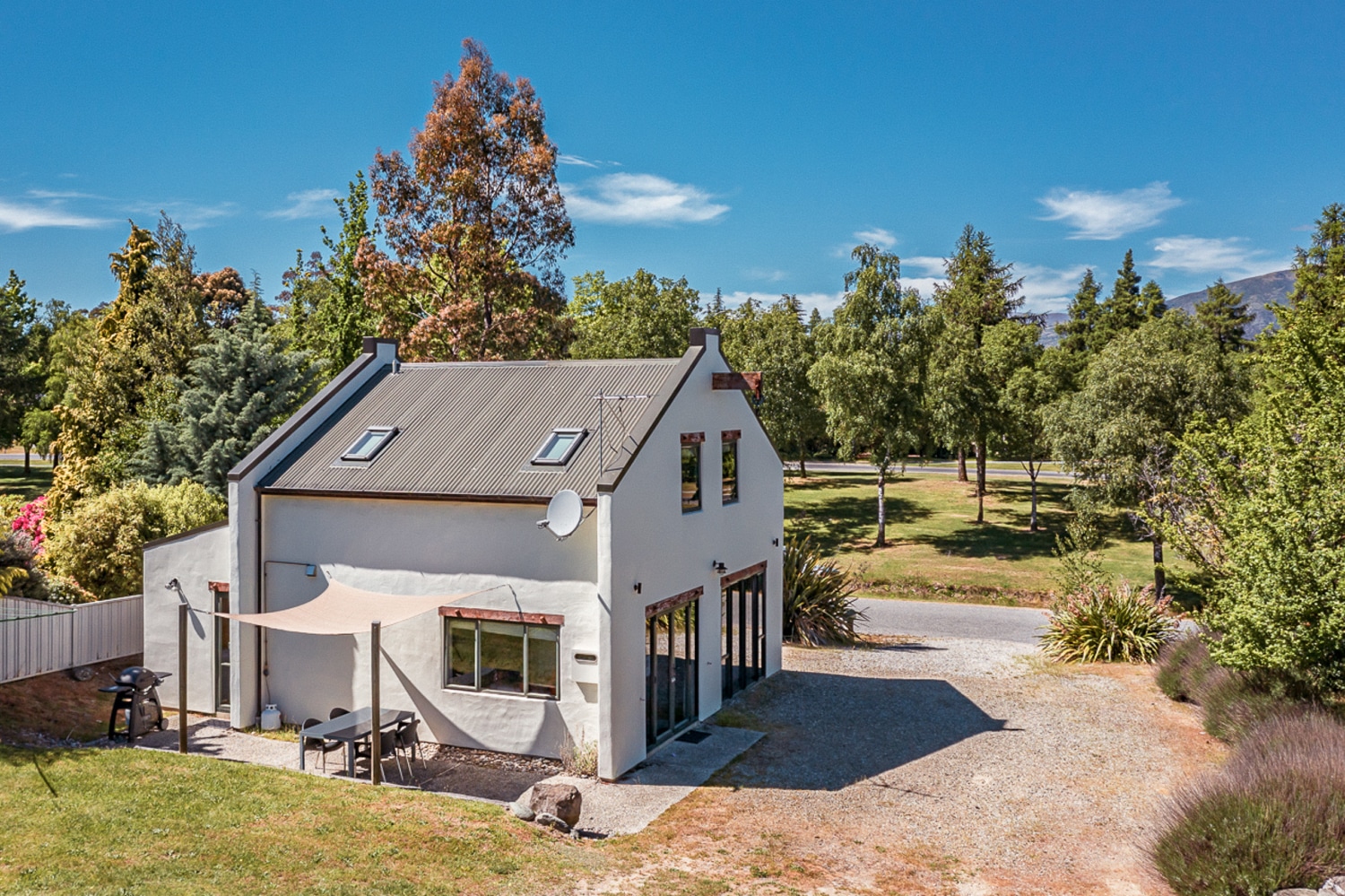 Criffel Peak View - Stuart's Cottage